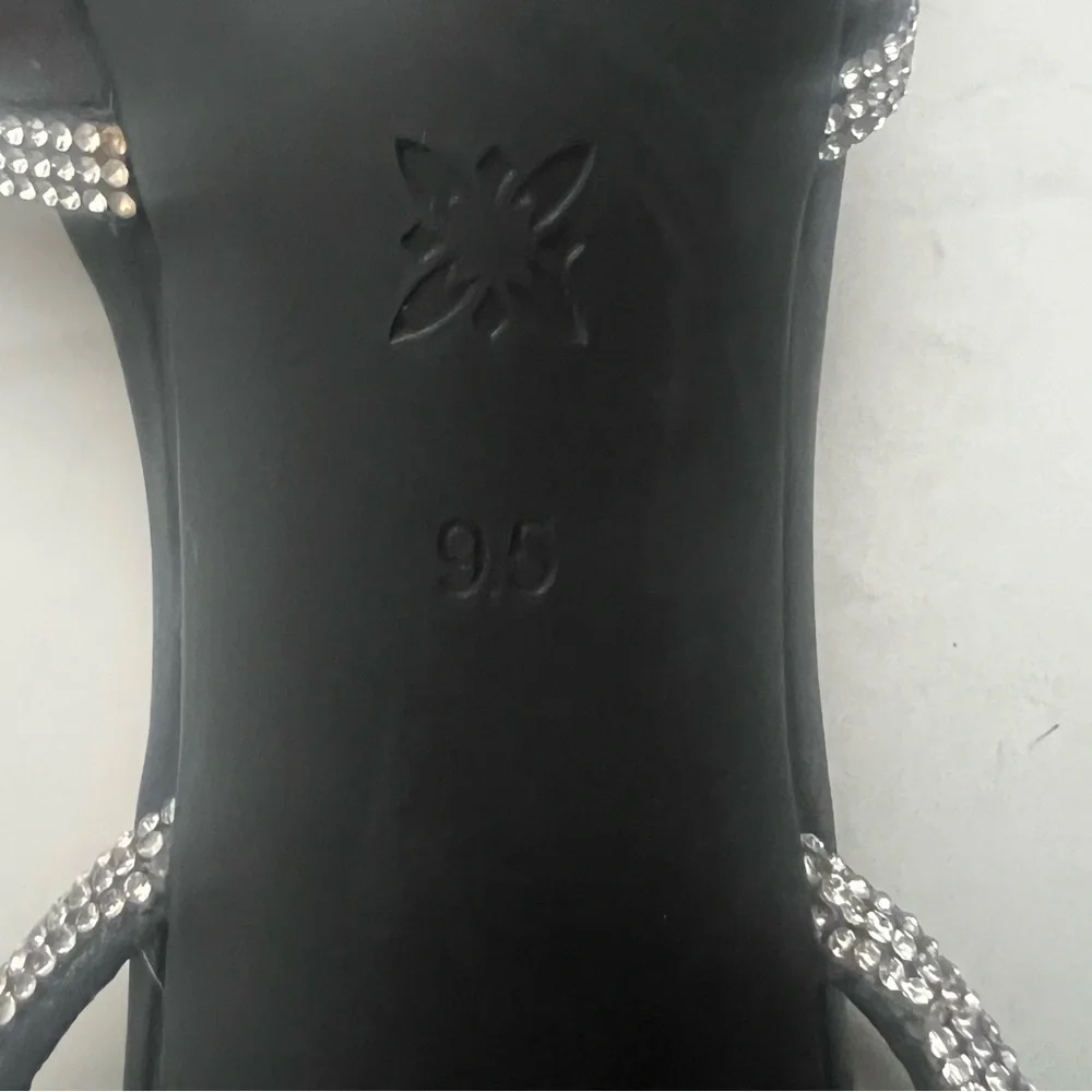 BCBGeneration Black Satin Heels Rhinestone Bows Pointed Toe Shoes Womens Sz 9.5